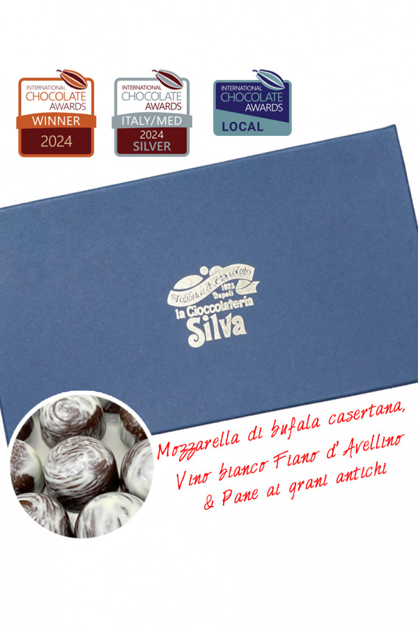 Mozzarella di bufala casertana, vino bianco Fiano d'Avellino & pane ai grani antichi.